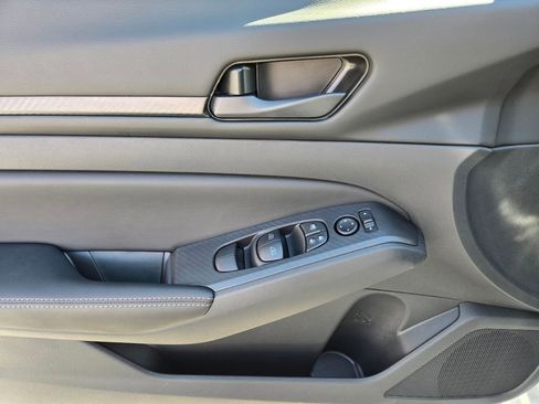 New 2026 Nissan Altima 2.5 SV FWD image 9