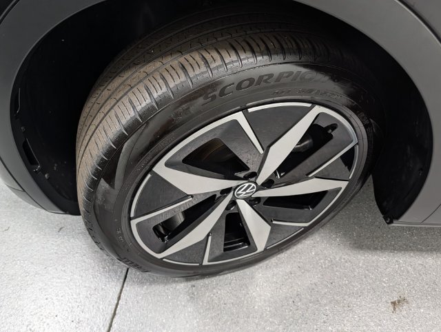 Used 2024 Volkswagen ID.4 Pro S AWD/4WD image 9