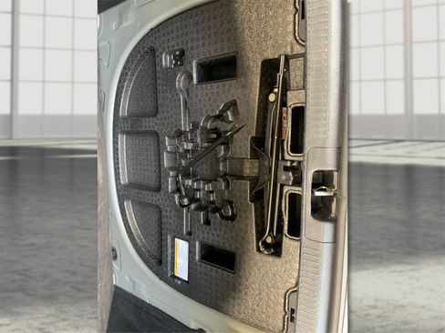 Used 2023 Toyota Camry SE image 21