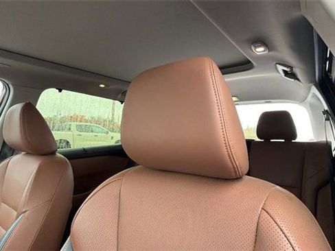 Used 2025 Nissan Rogue Platinum w/ Tech Package image 22