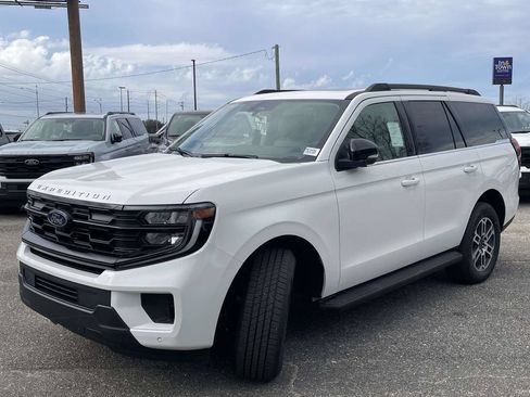 New 2026 Ford Expedition Active RWD image 7