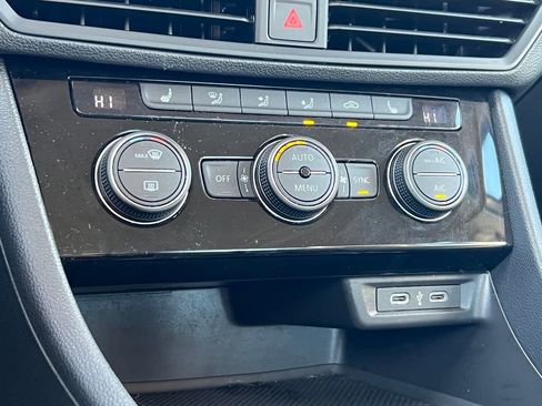 Used 2024 Volkswagen Jetta SE image 23