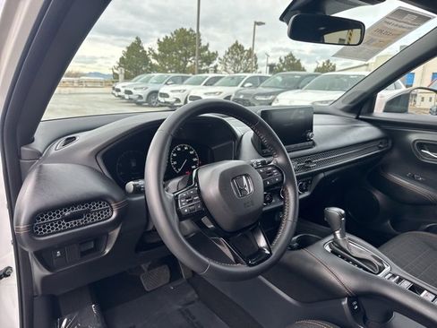 Used 2025 Honda HR-V Sport image 17