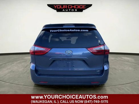Used 2017 Toyota Sienna LE FWD image 4