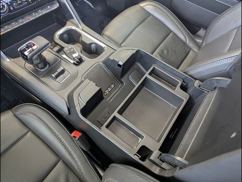 Used 2024 GMC Sierra 1500 Denali AWD/4WD image 37