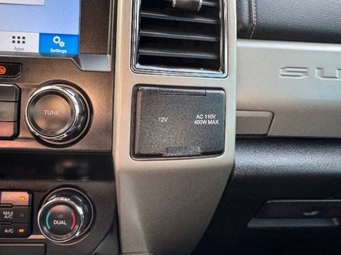 Used 2019 Ford F350 Lariat image 39