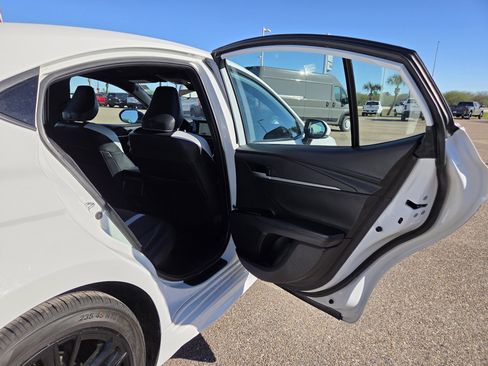 Used 2025 Toyota Camry SE image 15