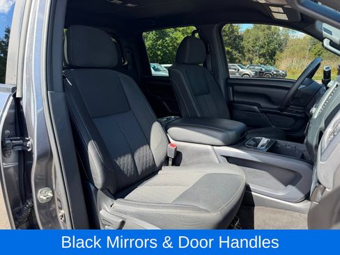 Used 2018 Nissan Titan SV w/ SV Convenience Package AWD/4WD image 38
