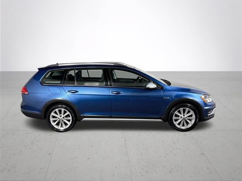 Used 2017 Volkswagen Golf Alltrack SE AWD/4WD image 5