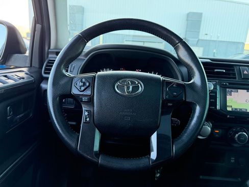 Used 2018 Toyota 4Runner TRD Off-Road Premium AWD/4WD image 8