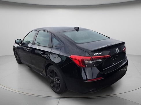 Used 2023 Honda Civic Sport image 4