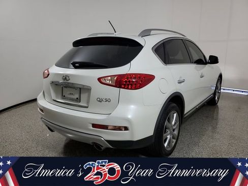 Used 2017 INFINITI QX50 2WD w/ Premium Package image 5