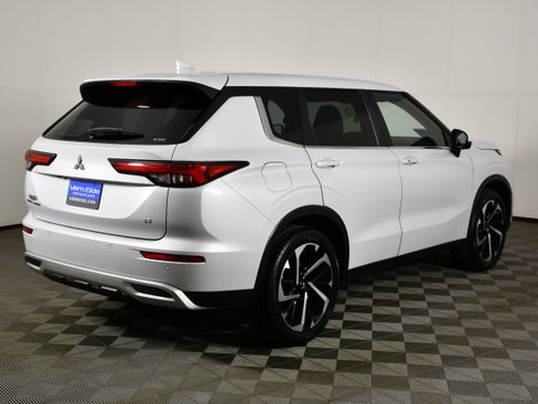Used 2022 Mitsubishi Outlander SE AWD/4WD image 6