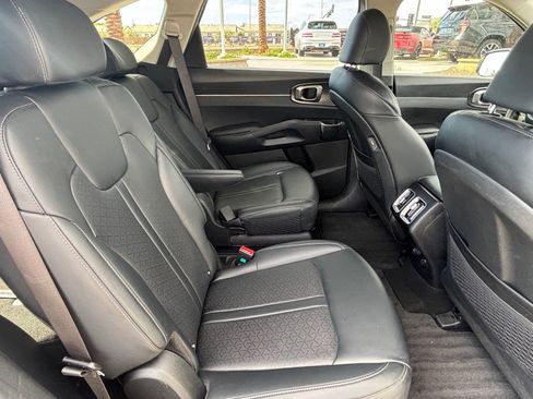 Used 2023 Kia Sorento EX FWD image 30