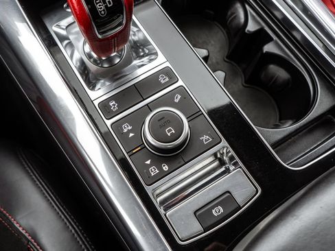 Used 2020 Land Rover Range Rover Sport SVR image 27