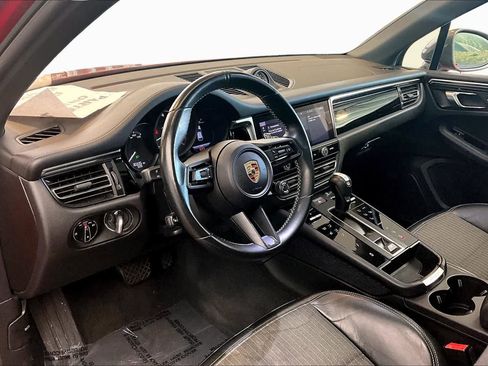 Used 2024 Porsche Macan Turbo AWD/4WD image 17
