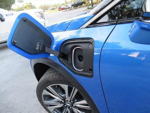 New 2026 Cadillac Optiq Luxury 2 image 8