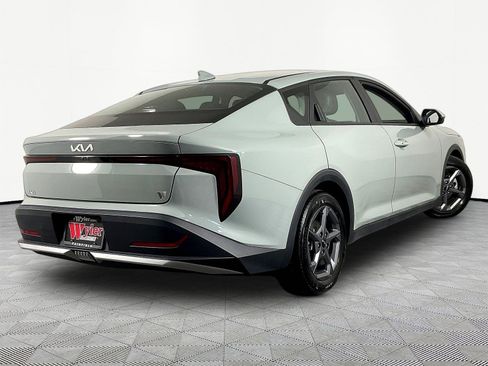 Used 2025 Kia K4 FWD image 6