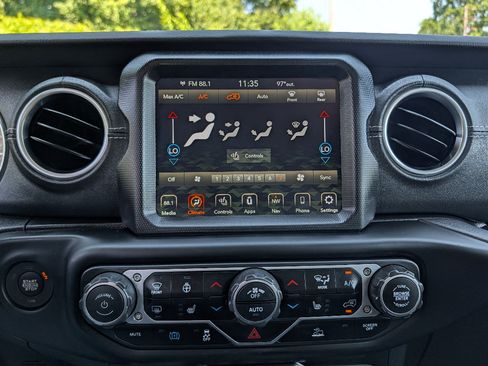 Used 2023 Jeep Wrangler Unlimited Sahara w/ Cold Weather Group AWD/4WD image 26