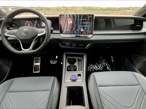 New 2026 Volkswagen Tiguan SE R-Line image 5