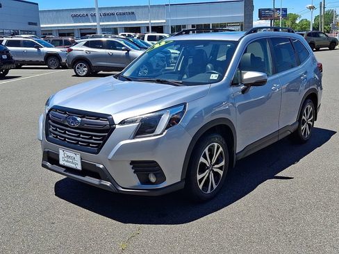 Used 2023 Subaru Forester Limited AWD/4WD image 6