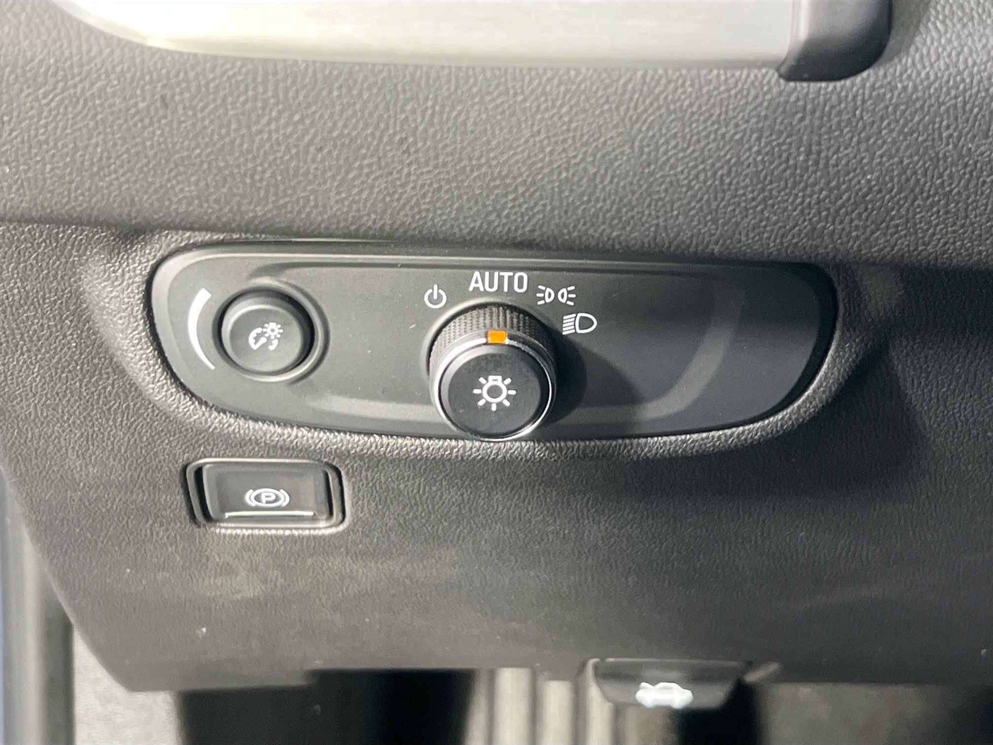 Used 2020 GMC Terrain SLE FWD image 10