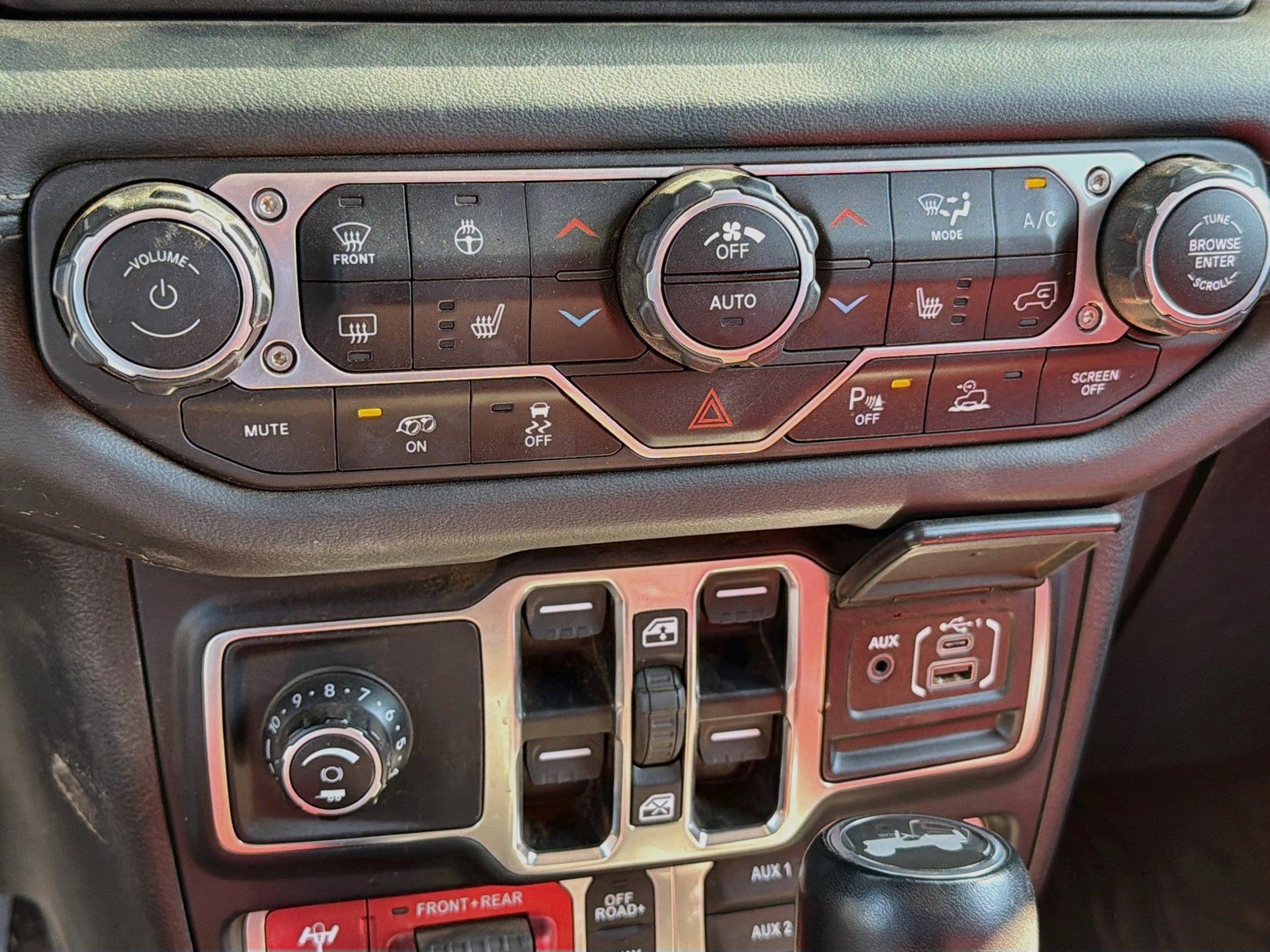Used 2024 Jeep Wrangler Unlimited Rubicon 392 AWD/4WD image 11