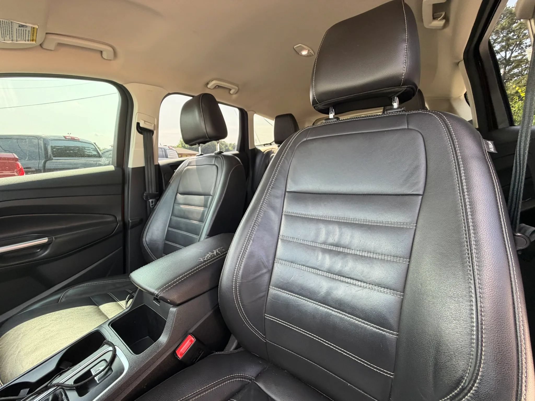 Used 2017 Ford Escape Titanium FWD image 11