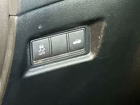 Used 2019 INFINITI Q60 3.0t Luxe w/ Essential Package image 10