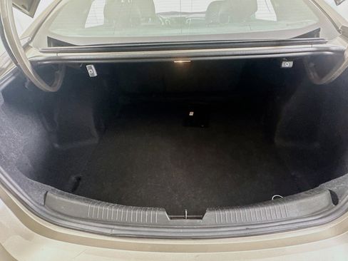 Used 2024 Chevrolet Malibu LT image 27