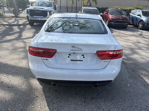 Used 2017 Jaguar XE Premium image 6