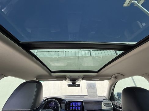 Used 2024 Volkswagen Atlas SEL image 7