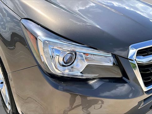 Used 2018 Subaru Forester 2.5i Touring w/ Popular Package #3B AWD/4WD image 28