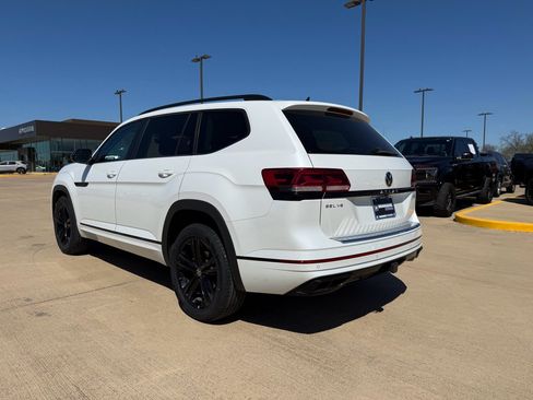 Used 2023 Volkswagen Atlas SEL R-Line AWD/4WD image 8