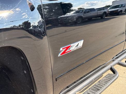 Used 2016 Chevrolet Silverado 2500 LT w/ Midnight Edition AWD/4WD image 17