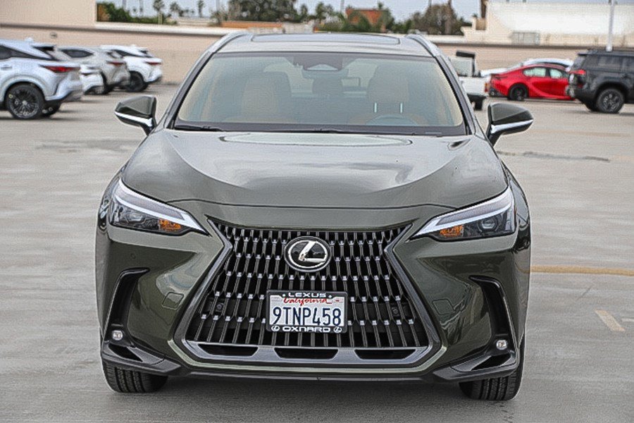 Used 2025 Lexus NX 250 FWD w/ Accessory Package (2T) image 2