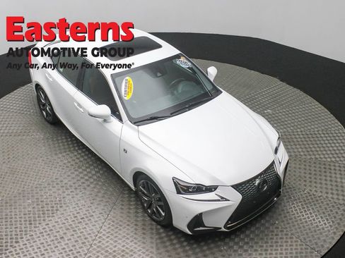 Used 2018 Lexus IS 300 AWD image 3