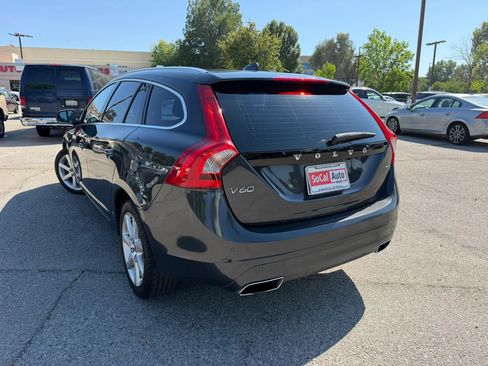 Used 2016 Volvo V60 T5 Premier w/ Convenience Package FWD image 5