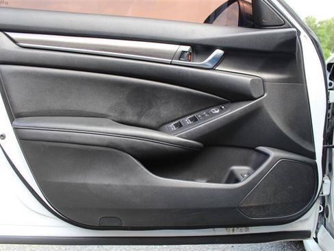 Used 2019 Honda Accord Sport image 10