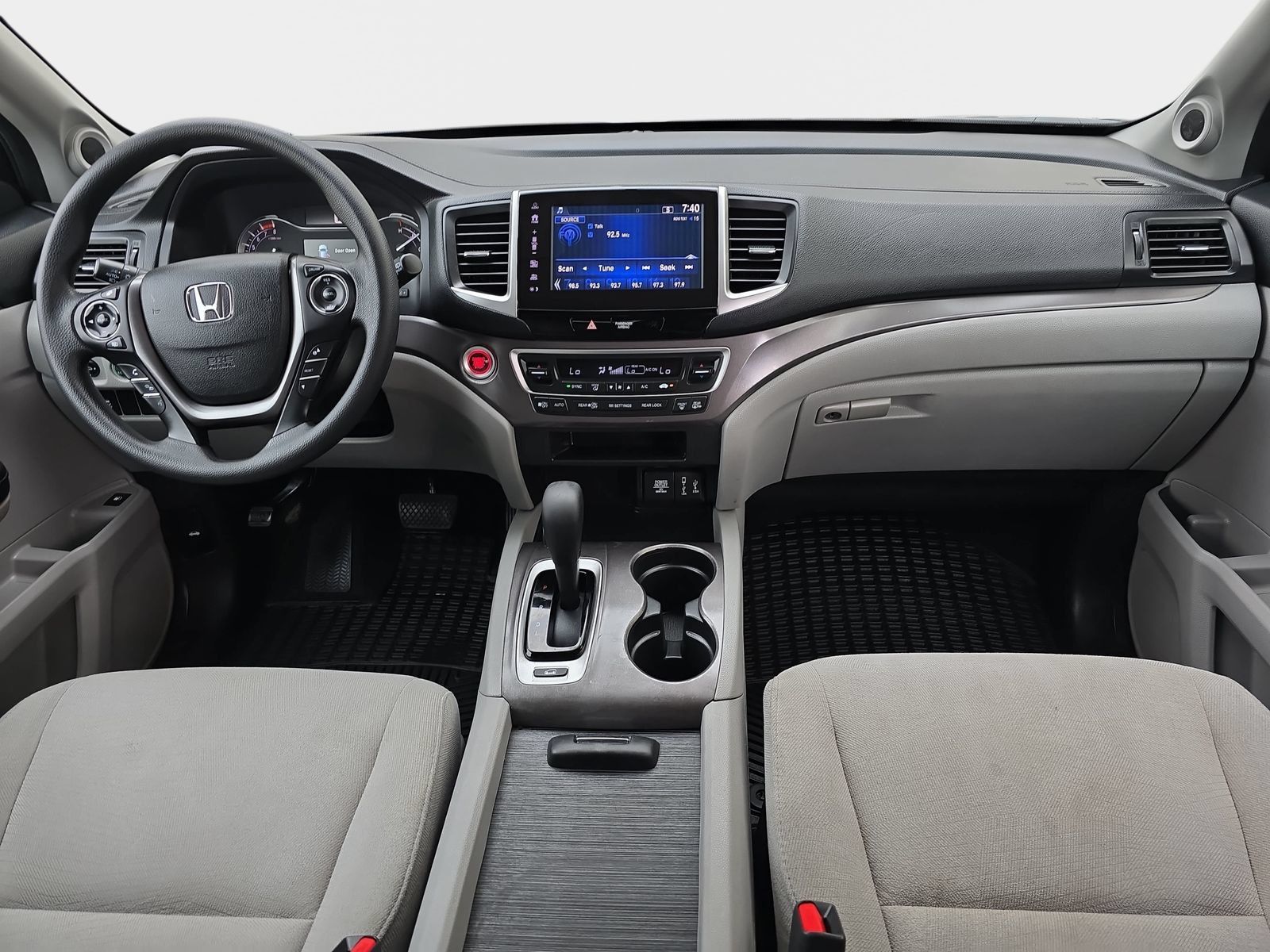 Used 2017 Honda Pilot EX image 10