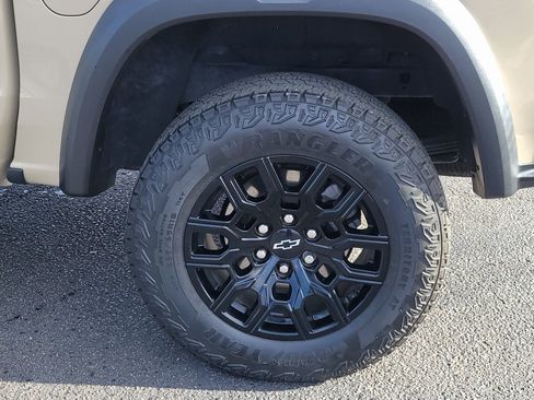 Used 2023 Chevrolet Colorado Trail Boss w/ Advanced Trailering Package image 16