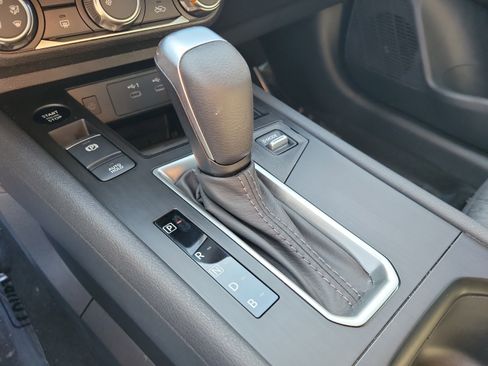Certified 2025 Nissan Kicks SV FWD image 30