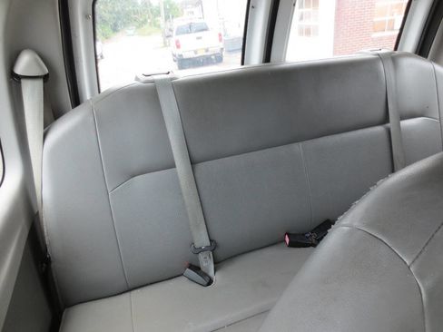 Used 2008 Ford E-350 and Econoline 350 XL RWD image 10