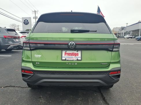 Used 2025 Volkswagen Taos SE image 3