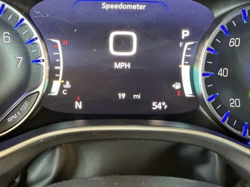 New 2026 Chrysler Pacifica Select image 23