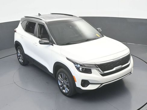 Used 2023 Kia Seltos S FWD image 48