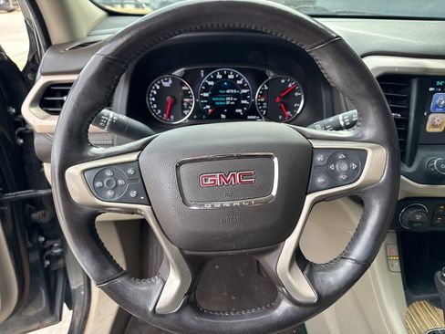 Used 2019 GMC Acadia Denali image 3