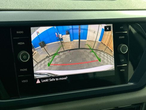 Used 2023 Volkswagen Taos SE image 25