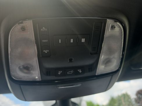 Used 2022 Dodge Durango R/T w/ Blacktop Package AWD/4WD image 35