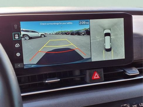 Used 2025 Kia Carnival SX FWD image 10